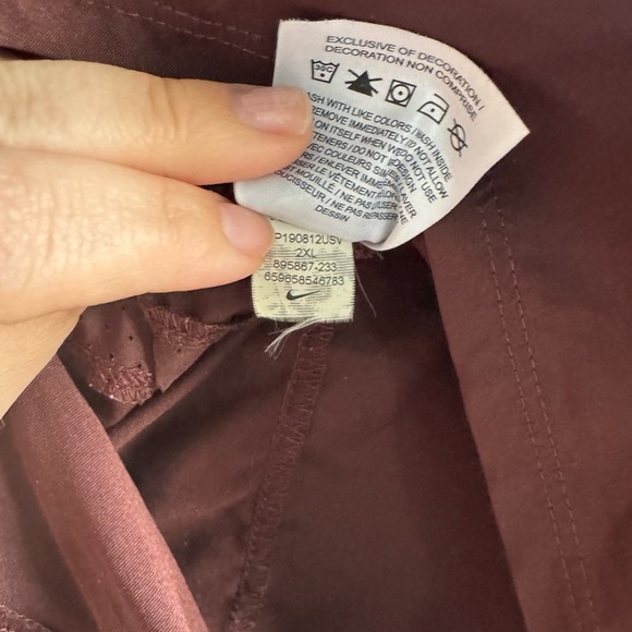 Nike Brown Athletic Shorts Lightweight Design - Picture 7 of 7